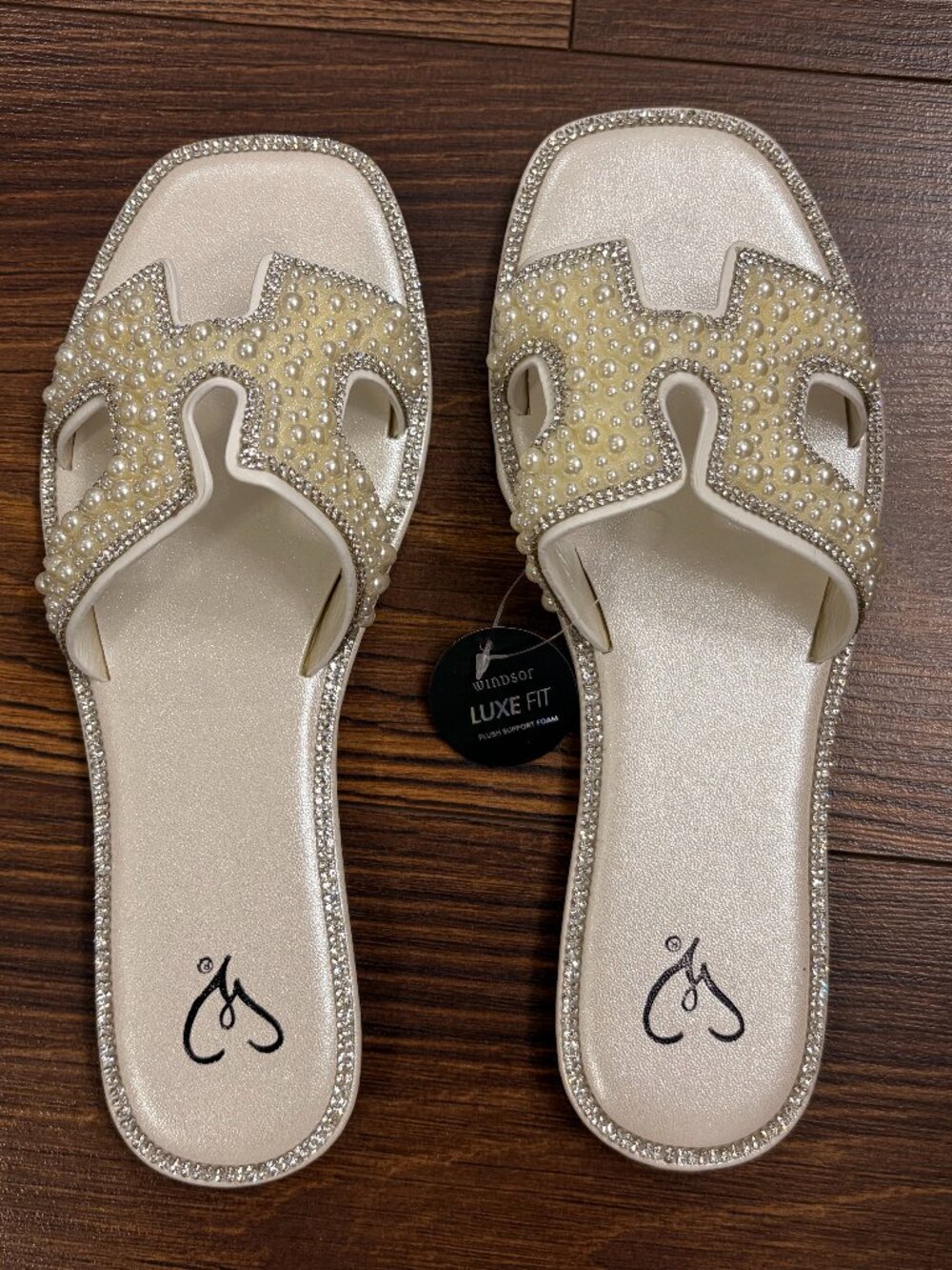 NWT - Windsor I Do Glam Faux Pearl Rhinestone Bridal Wedding Ivory Sandals -